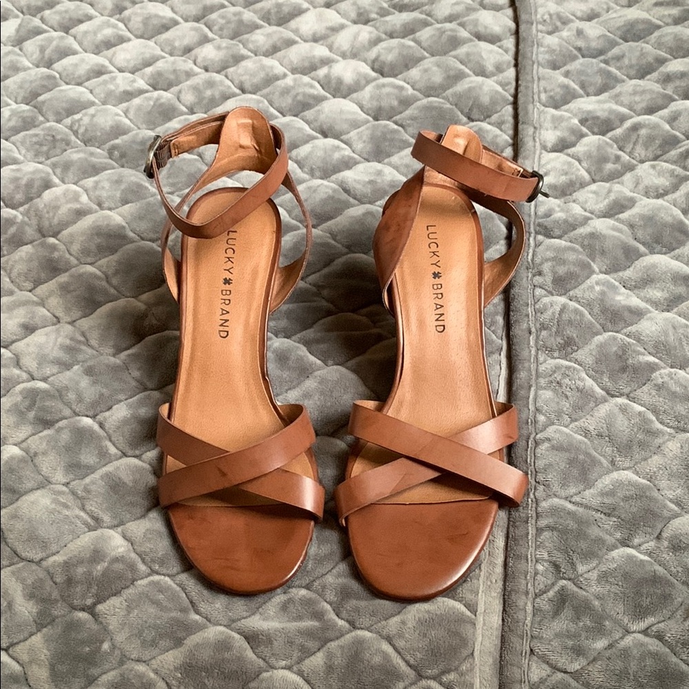 Lucky Brand Tan Sandals with Crisscross Straps and Ankle Buckle